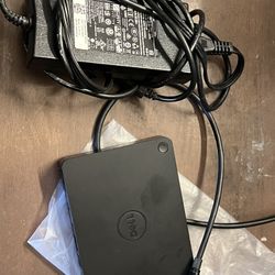 Dell WD 15 Docking Station with Dell 130W Power Adapter 