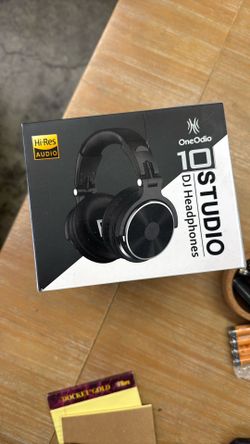2 Audio Earphone For Podcast Or Gaming Oneodio Studio