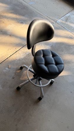 Rolling stool