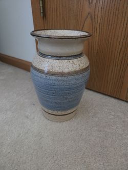 Mid size vase