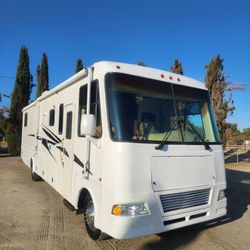 2007 Daybreak 35' Motorhome