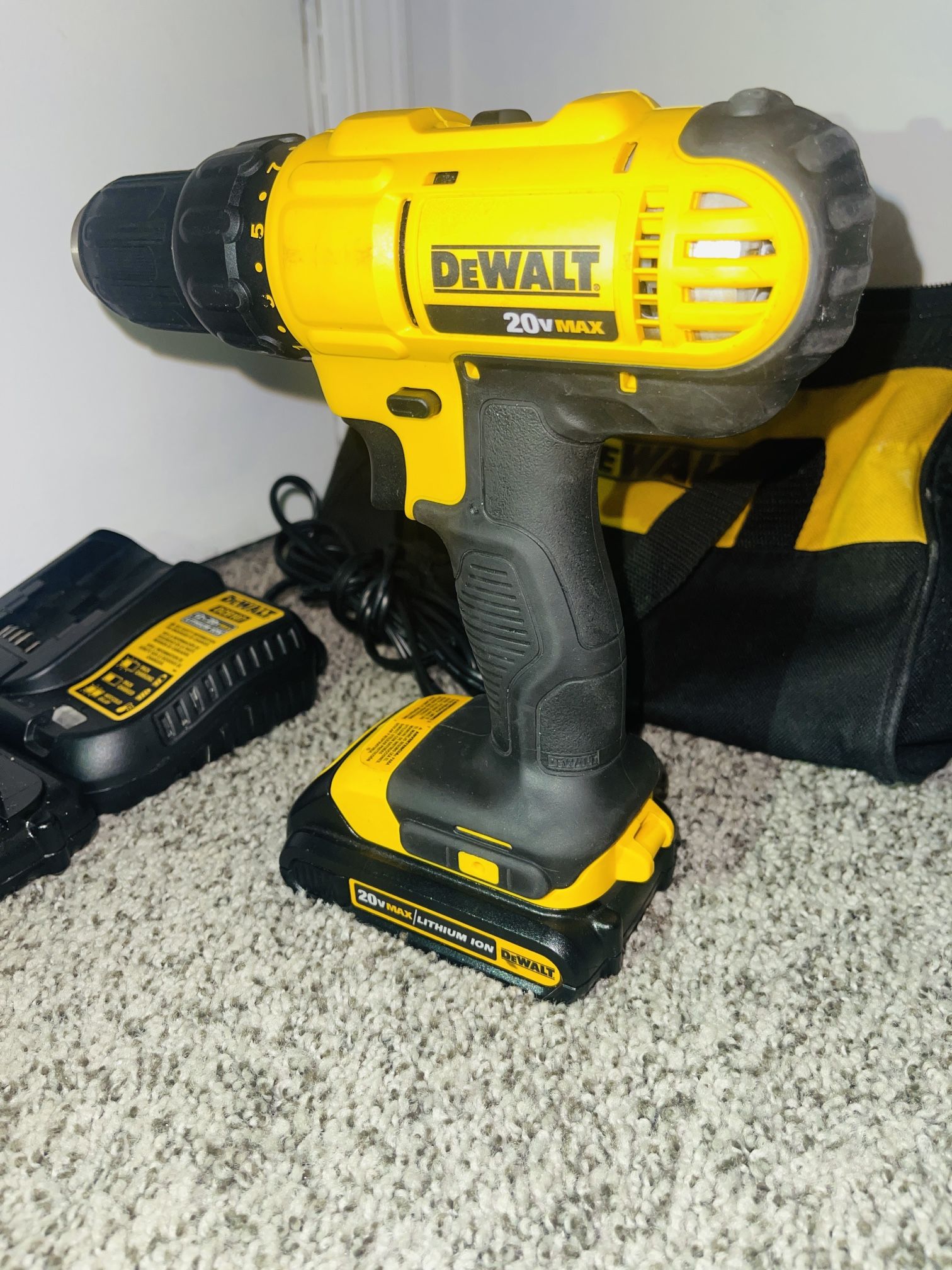 Dewalt Driver Drill (with Kit)