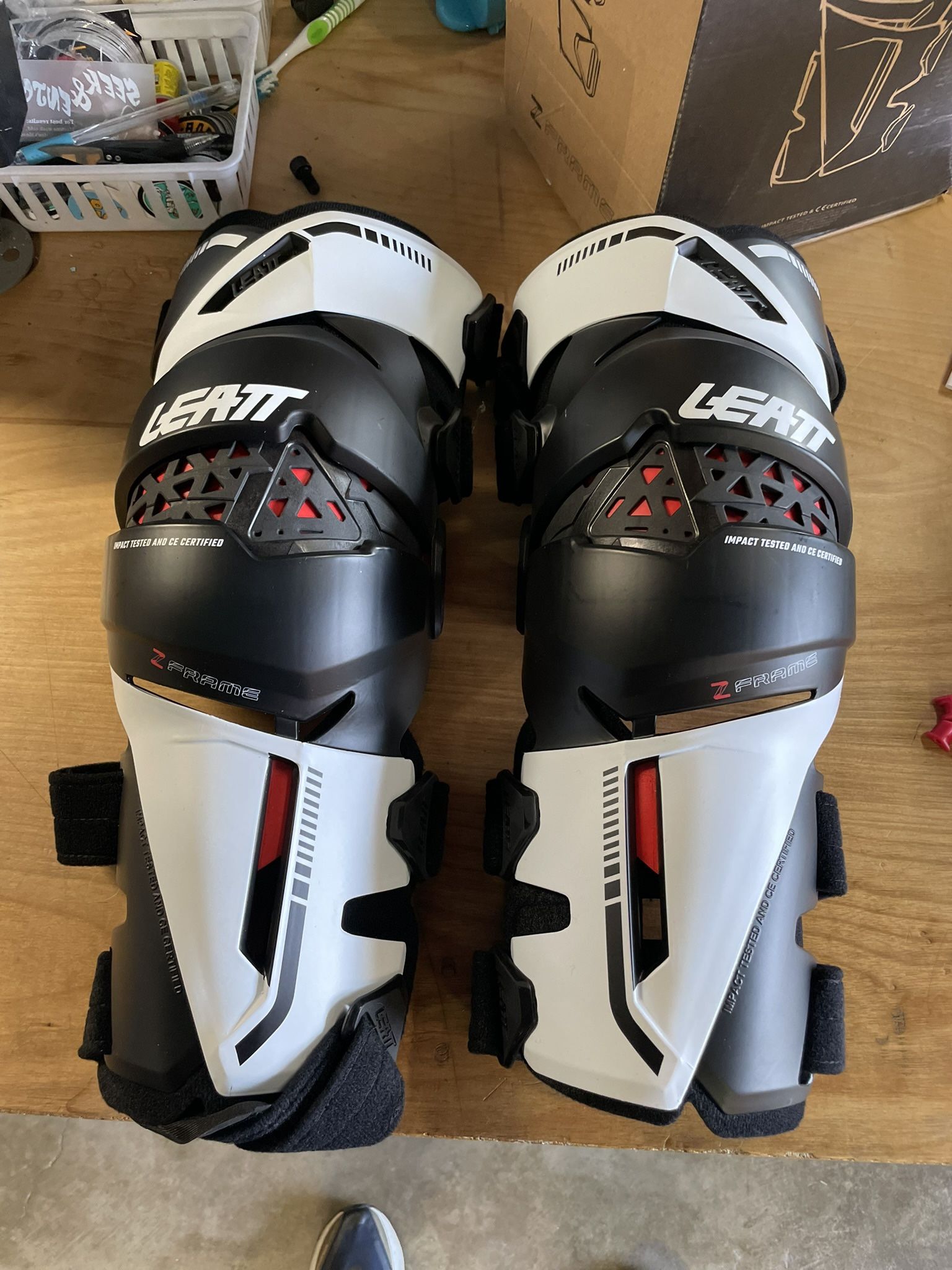LEATT Z Frame Knee Brace - Size XL