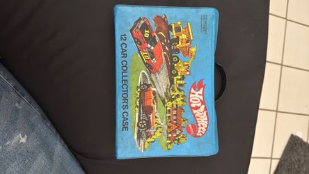 Vintage 1980 Hot Wheel 12 Car Collectors Case