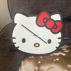 Hello Kitty clock