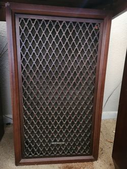 Sonics AS-304A speakers