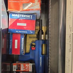 Masterset powder actuated low velocity .22 tool w/toolbox, fasteners & studs