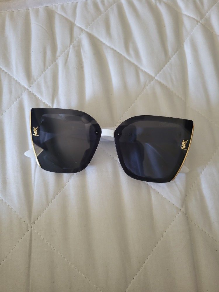 Beautiful Sunglasses With Case