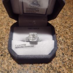 1 1/3 Carat Diamond Engagement Ring Brand New
