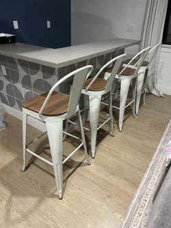 White Metal Bar Stoles