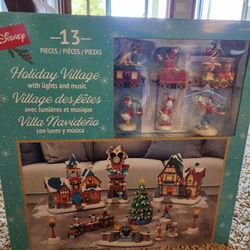 Disney 13 Piece Hiliday Village
