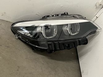 2018-2020 F22/F23 BMW/2SERIES RIGHT SIDE FULL LED  UPPER INNER BRACKET MISSING
