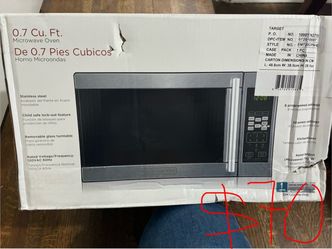 Black+Decker 0.7 Cu. Ft. Stainless Steel Microwave