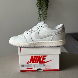 (size 8.5) Nike Air Jordan 1 Low '85 Neutral Grey )
