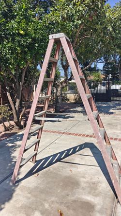 8 FT Fiberglass & Aluminum A-Frame Ladder $50 OBO