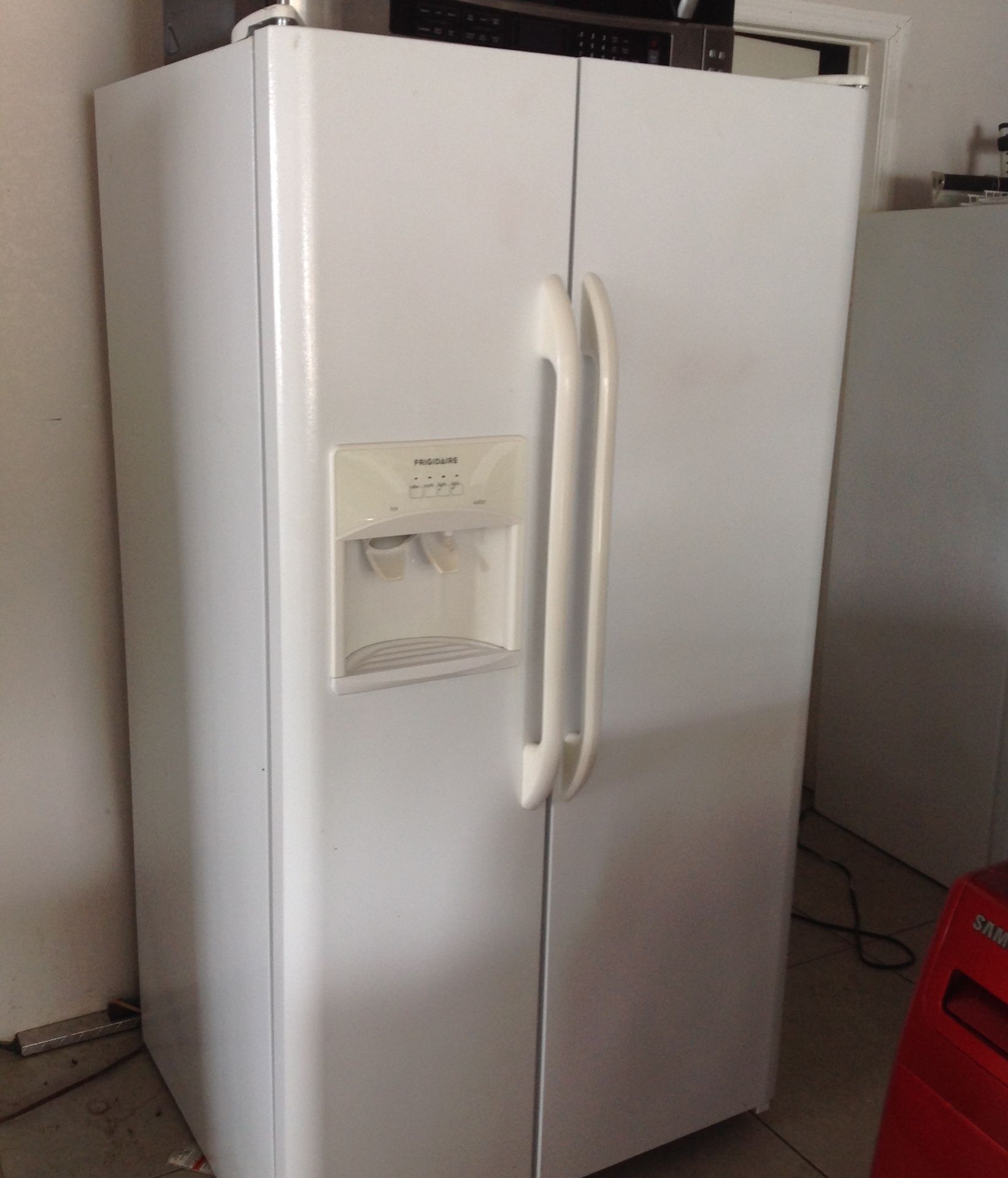 Refrigerator