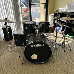 Yamaha Stage Custom Drum Set Cymbals And Hardware included 