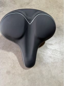 Bike seat extra wide extra cushion like new