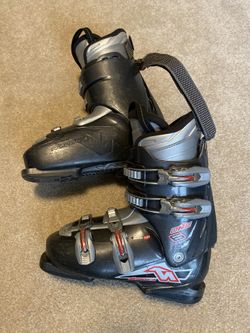 Nordica One 6 Flex Index 40 ski boots, size 305mm, Mondo size 26.0/26.5 (Men’s US Size 8/8.5)