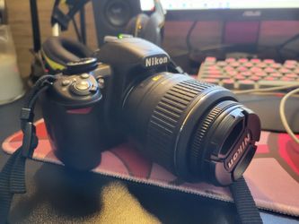Nikon D3100 18-55mm Lens Charger Included