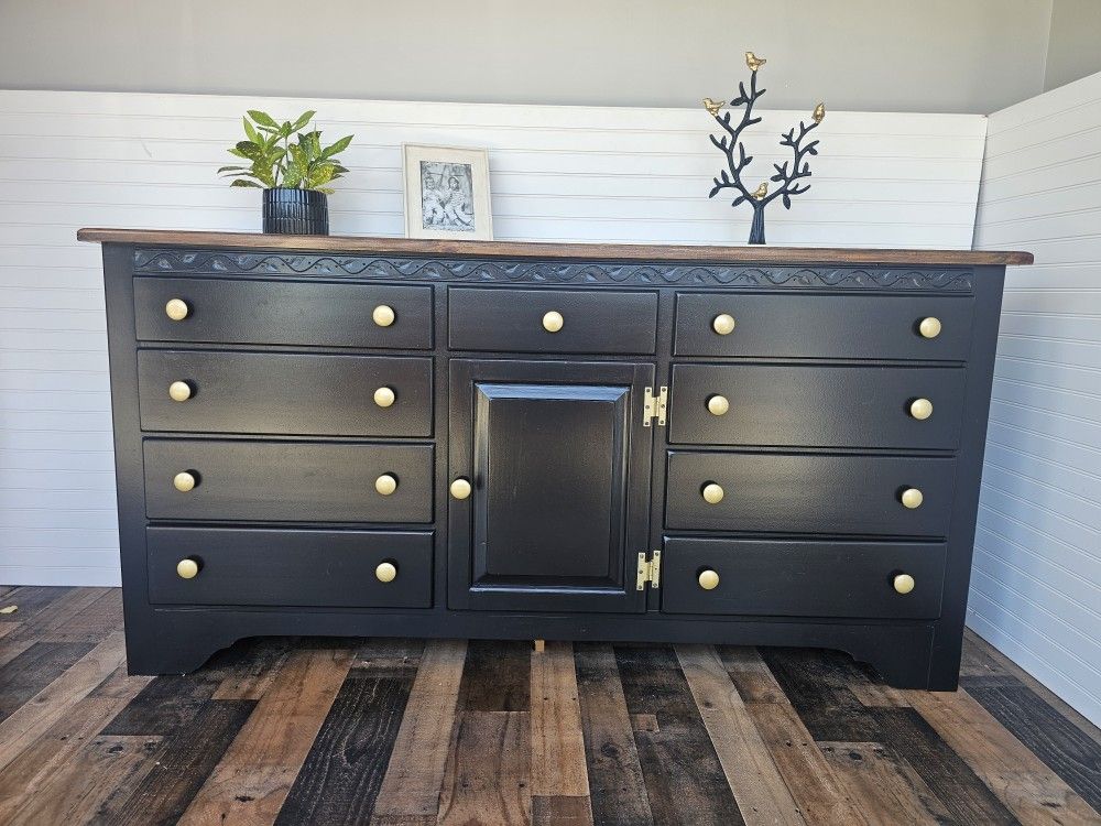 Solid Wood Dresser KINCAID A La-z-Boy-Company