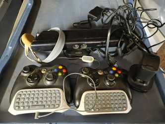Xbox360 lot 2 controllers kinect more
