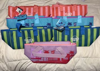 2026 Limited Edition Trader Joe’s Mini Insulated Bag