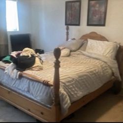 Solid Pine Wood Bed frame ( Unassembled) 