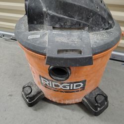 Ridgid 9 Gallon wet and dry  Vacuum
