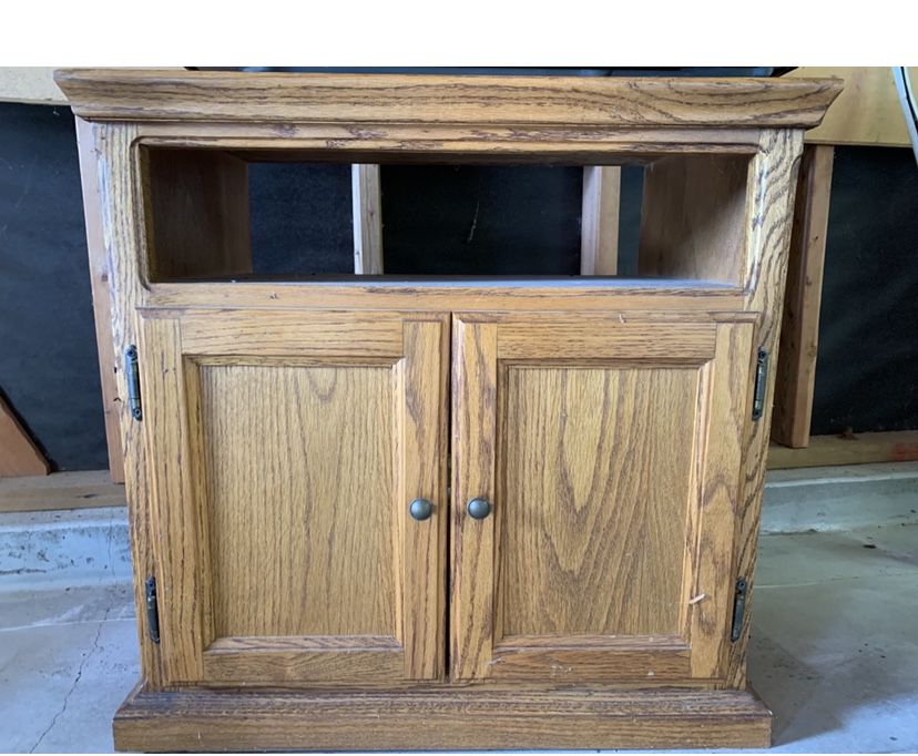 Free Wood tv stand