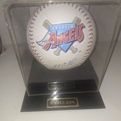 2004 XL BASEBALL SIGNED BY PLAYERS