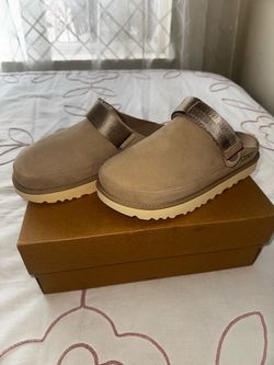 Women’s Ugg Goldenstar Clogs