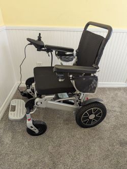 Electric wheelchair, foldable
