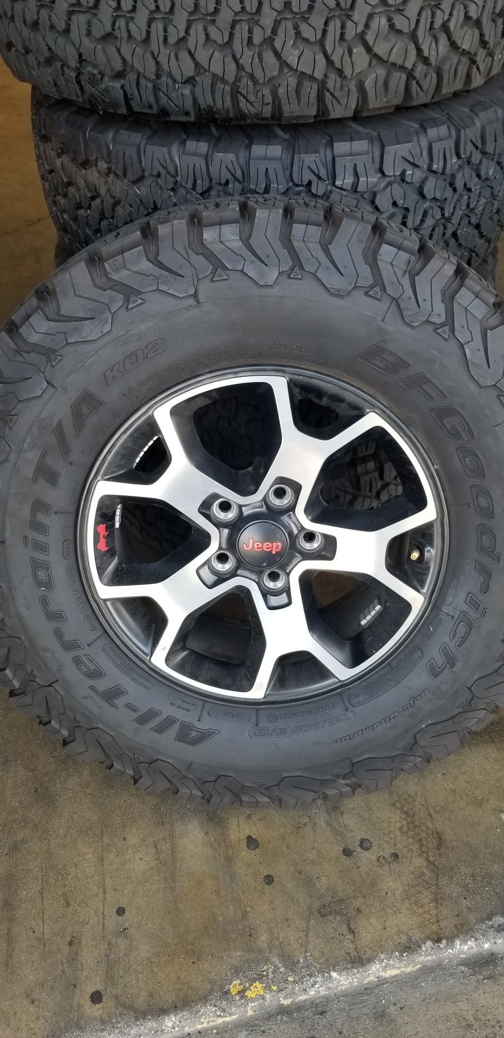 Jeep Wrangler Rubicon rims and tires