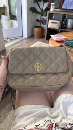 Authentic Tory Burch shoulder bag  great condition