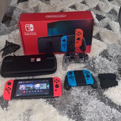 SWITCH BUNDLE WITH 3 CONTROLERS 