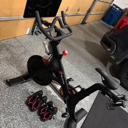 🚴🏼Peloton Bike For Sale