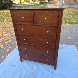 Beautiful, Tall 6 Drawer Dresser