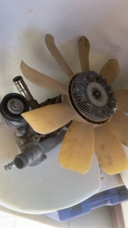 Water pump and fan w/ fanclutch