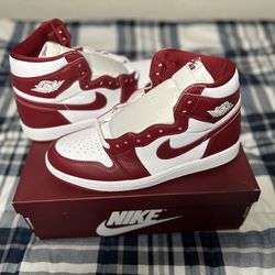 Air Jordan 1 Retro High OG “White/Team Red” – Size 10 – NEW 🔥