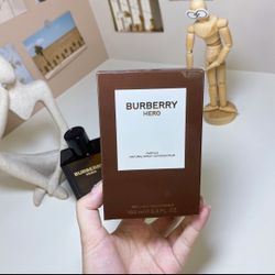 Burberry Hero Parfum – 3.3 fl oz (100ml)