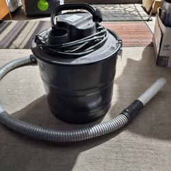 A W PERKIN 4 GALLON ASH VAC/ VACCUM  EXCELLENT WORKING CONDITION 