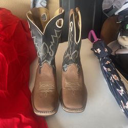 Boys Size 4 Boots