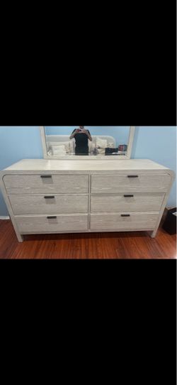 Drawer with mirror