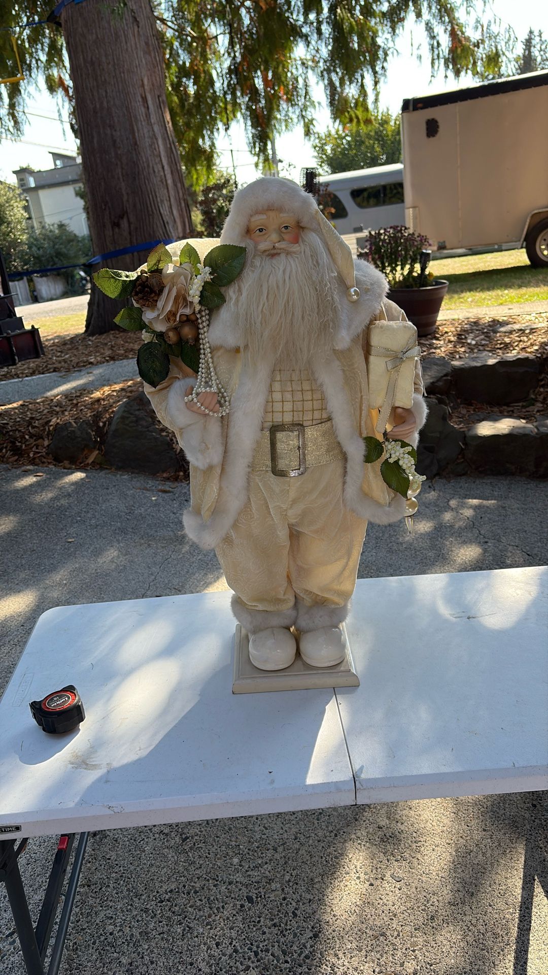 33” Santa Statues
