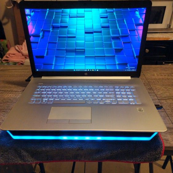 HP 17.3" Laptop 💻 12GB 😃 500GB SSD + 128GB SSD