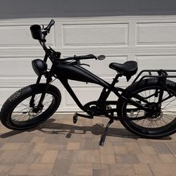 Like-New Revi Cheetah Electric Bike — Only 12 Miles — Alarm + Lock