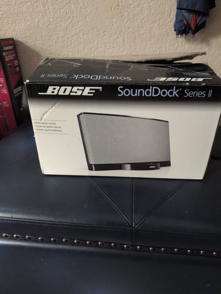 Bose Sound Dock Series II Apple Only (Yes, It's Available)