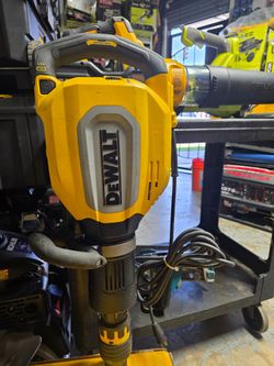 DEWALT CORDED 27 LBS DEMOLITION HAMMER