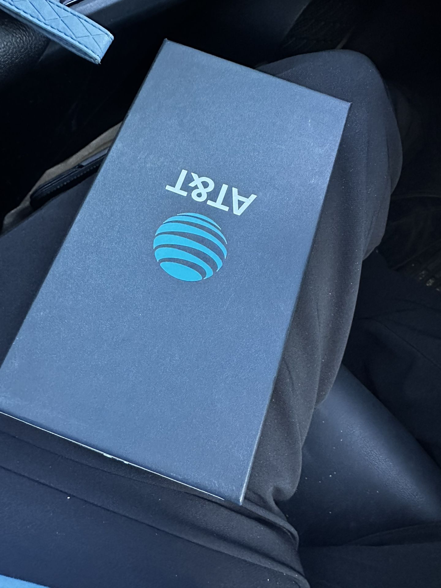 AT&T iPhone 16e